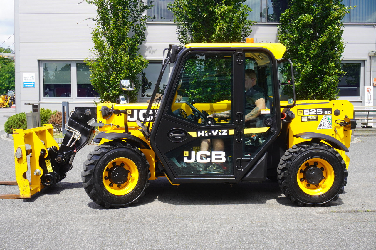 Cargadora de ruedas telescópica JCB 525-60T5 / 2022 / 860 MTH! / 2.5 T / Reach 6 m / joystick: foto 14