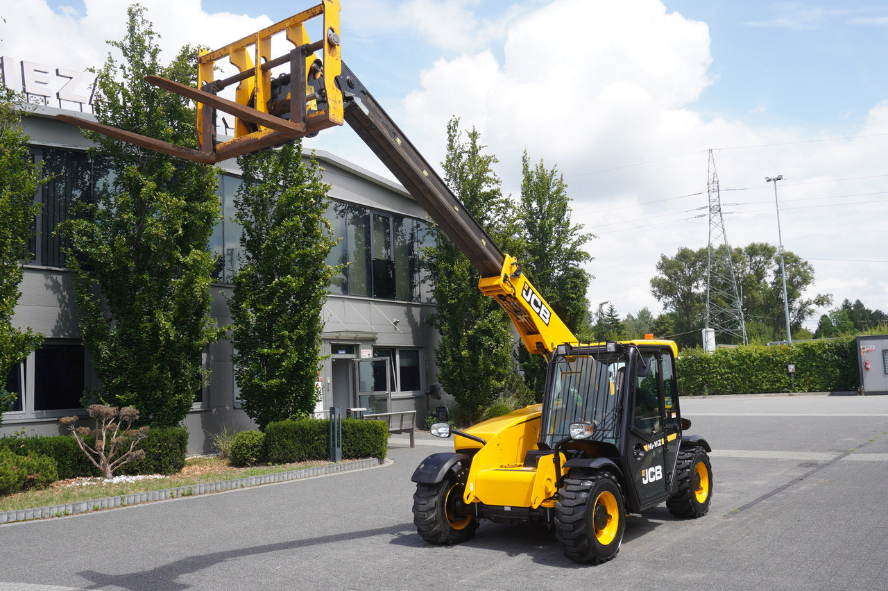 Cargadora de ruedas telescópica JCB 525-60T5 / 2022 / 860 MTH! / 2.5 T / Reach 6 m / joystick: foto 17