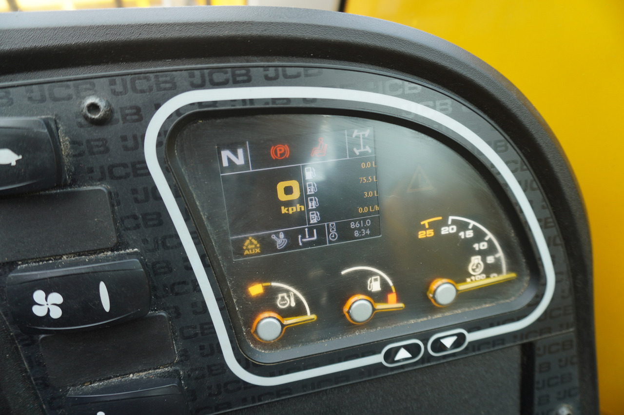 JCB 525-60T5 / 2022 / 860 MTH! / 2.5 T / Reach 6 m / joystick - Cargadora de ruedas telescópica: foto 2 JCB 525-60T5 / 2022 / 860 MTH! / 2.5 T / Reach 6 m / joystick - Cargadora de ruedas telescópica: foto 2