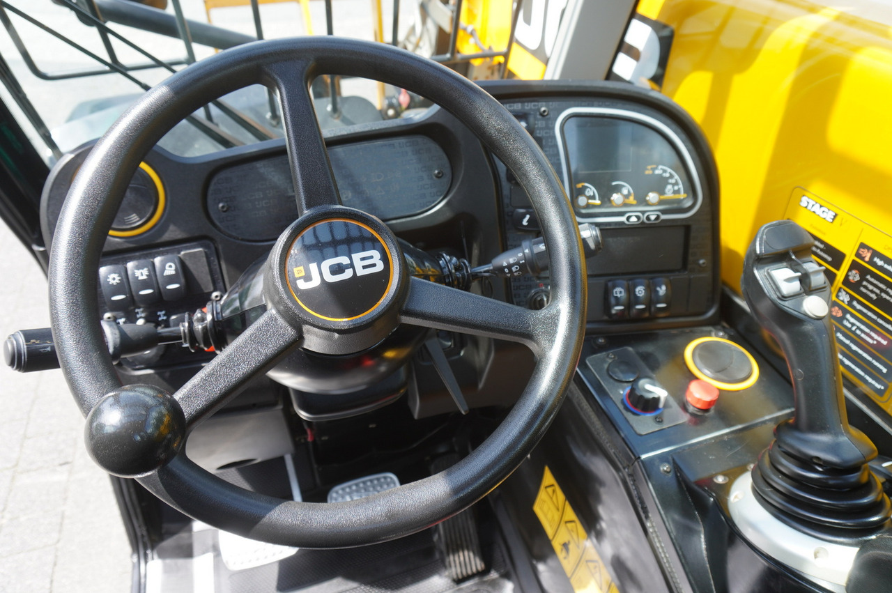 Cargadora de ruedas telescópica JCB 525-60T5 / 2022 / 860 MTH! / 2.5 T / Reach 6 m / joystick: foto 26