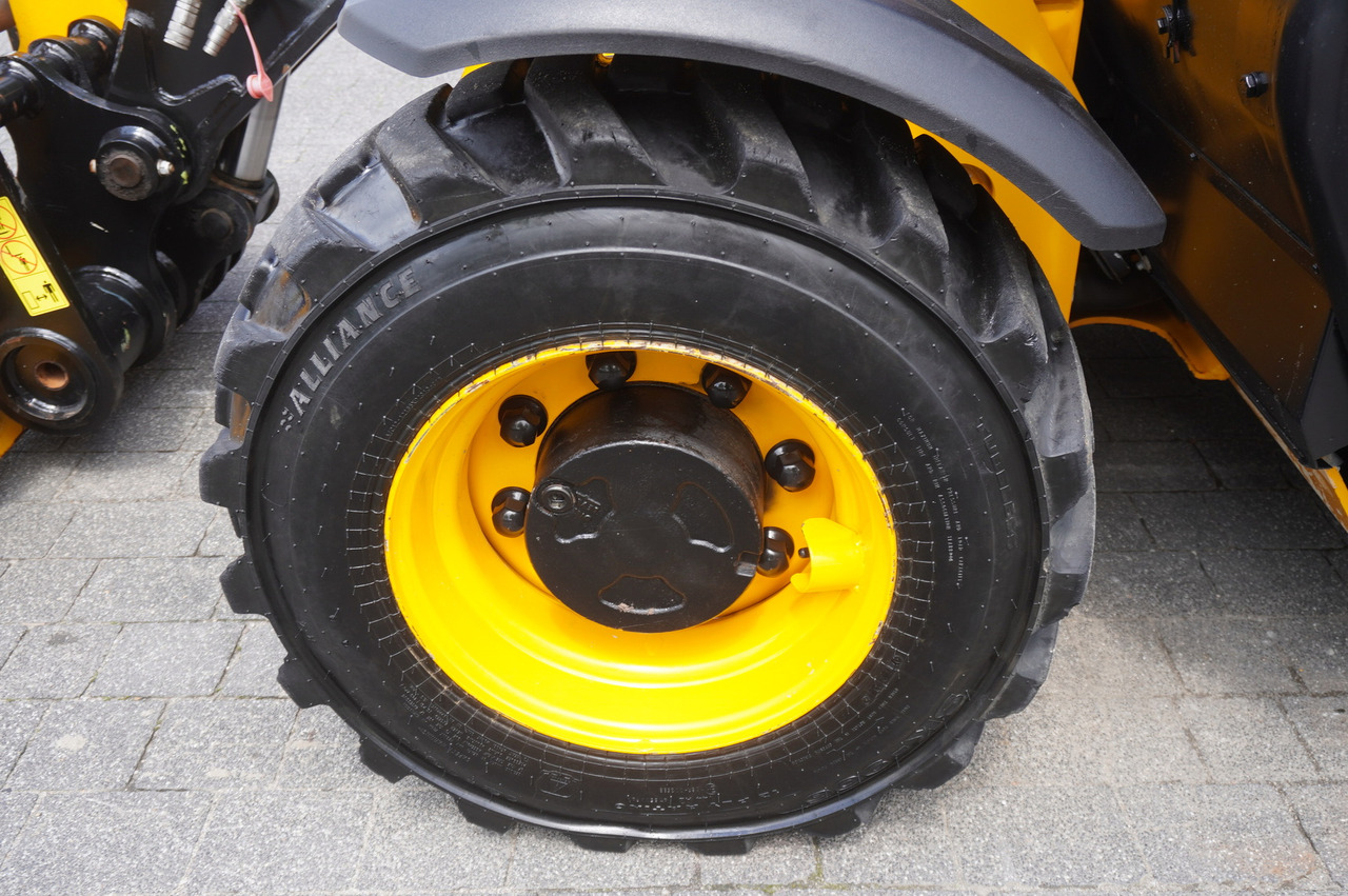 Cargadora de ruedas telescópica JCB 525-60T5 / 2022 / 860 MTH! / 2.5 T / Reach 6 m / joystick: foto 22