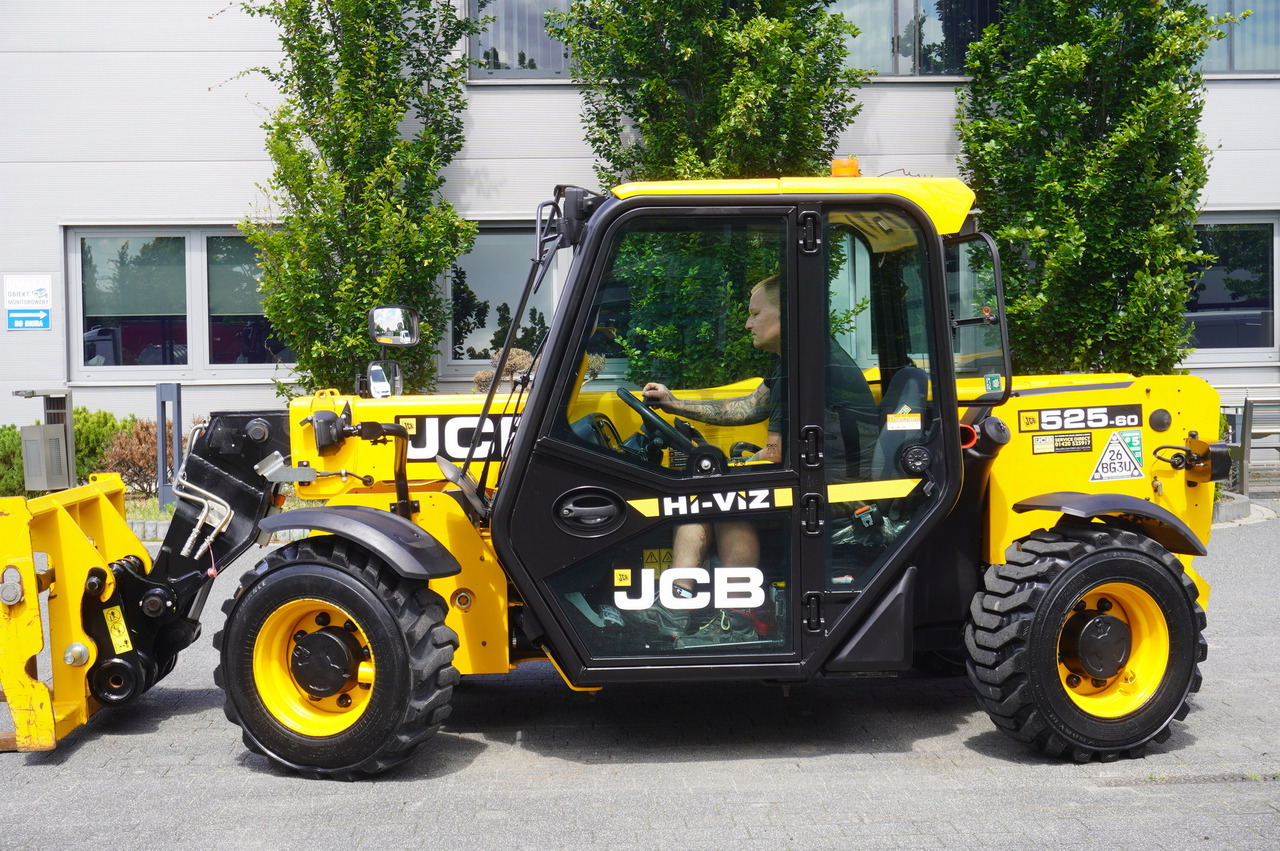 Cargadora de ruedas telescópica JCB 525-60T5 / 2022 / 860 MTH! / 2.5 T / Reach 6 m / joystick: foto 11