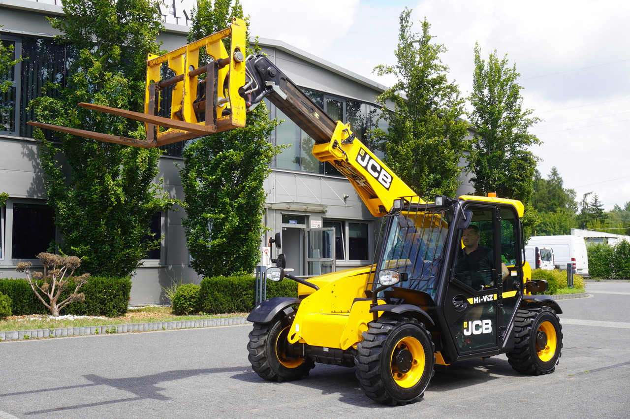 Cargadora de ruedas telescópica JCB 525-60T5 / 2022 / 860 MTH! / 2.5 T / Reach 6 m / joystick: foto 9