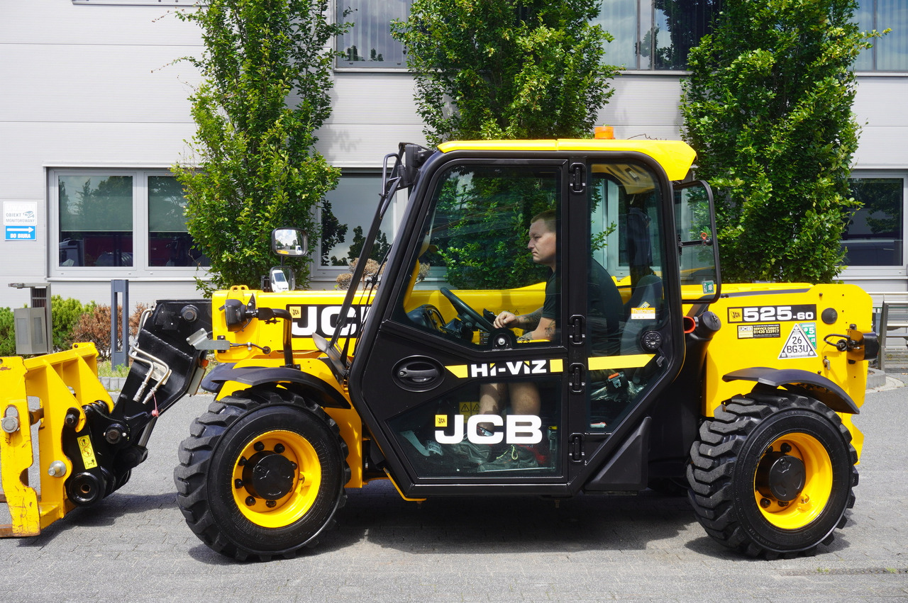 Cargadora de ruedas telescópica JCB 525-60T5 / 2022 / 860 MTH! / 2.5 T / Reach 6 m / joystick: foto 12