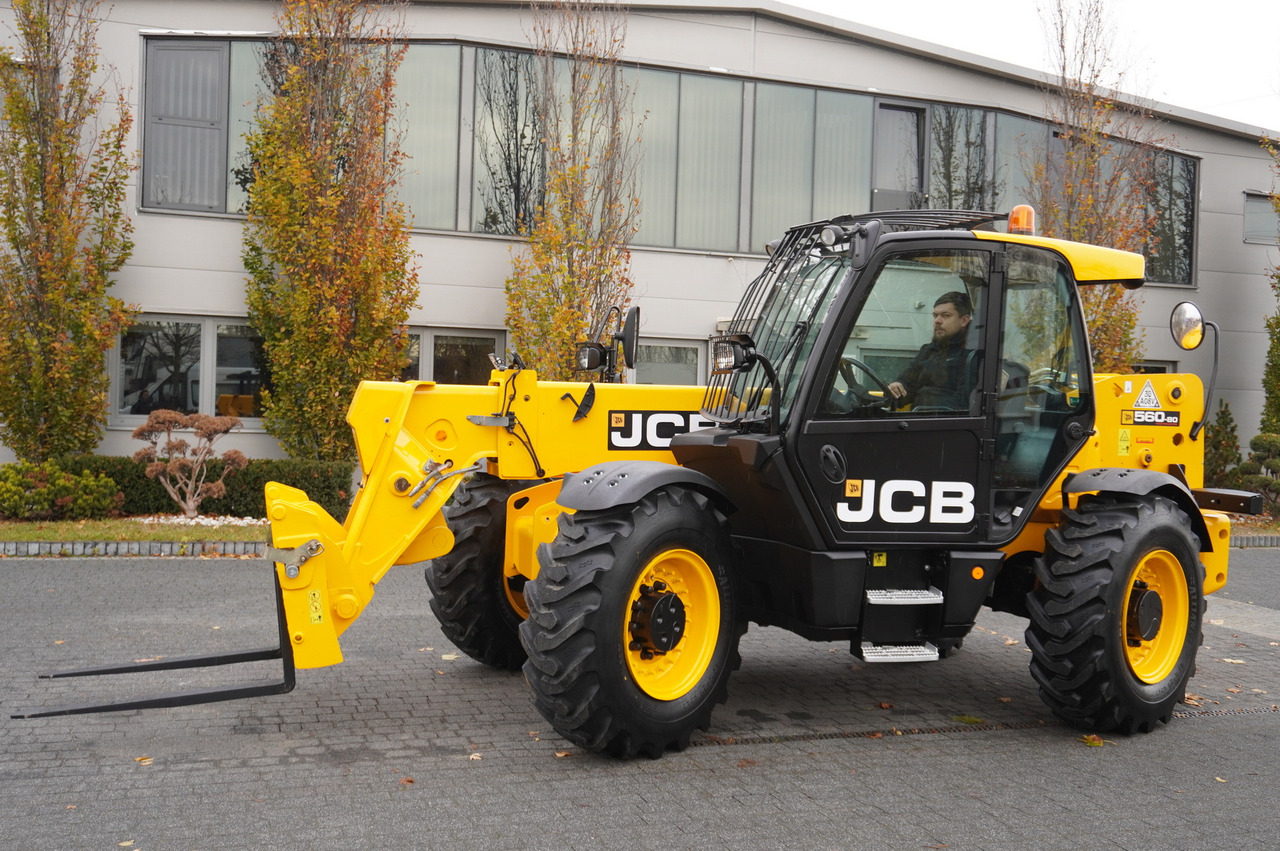 JCB 560-80 / 6 ton lifting capacity / power 146 HP - Cargadora de ruedas: foto 5 JCB 560-80 / 6 ton lifting capacity / power 146 HP - Cargadora de ruedas: foto 5