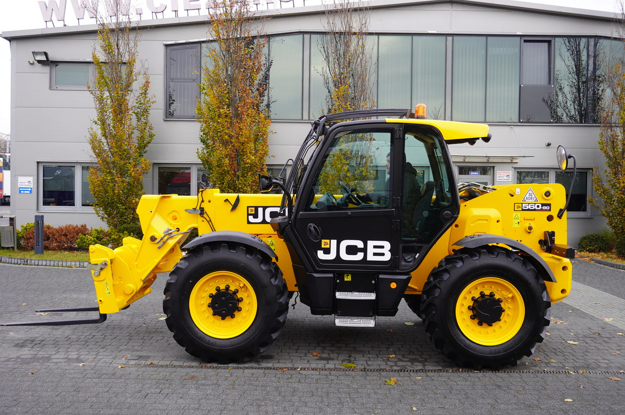 JCB 560-80 / 6 ton lifting capacity / power 146 HP - Manipulador telescópico: foto 2 JCB 560-80 / 6 ton lifting capacity / power 146 HP - Manipulador telescópico: foto 2