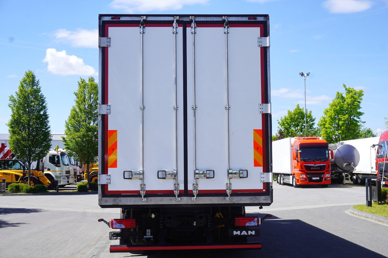 MAN GX 26.510 / 2022 / NEW Krone bitemperature refrigerated truck / Carrier Supra 850 MT / 4 units - Camión frigorífico: foto 3 MAN GX 26.510 / 2022 / NEW Krone bitemperature refrigerated truck / Carrier Supra 850 MT / 4 units - Camión frigorífico: foto 3