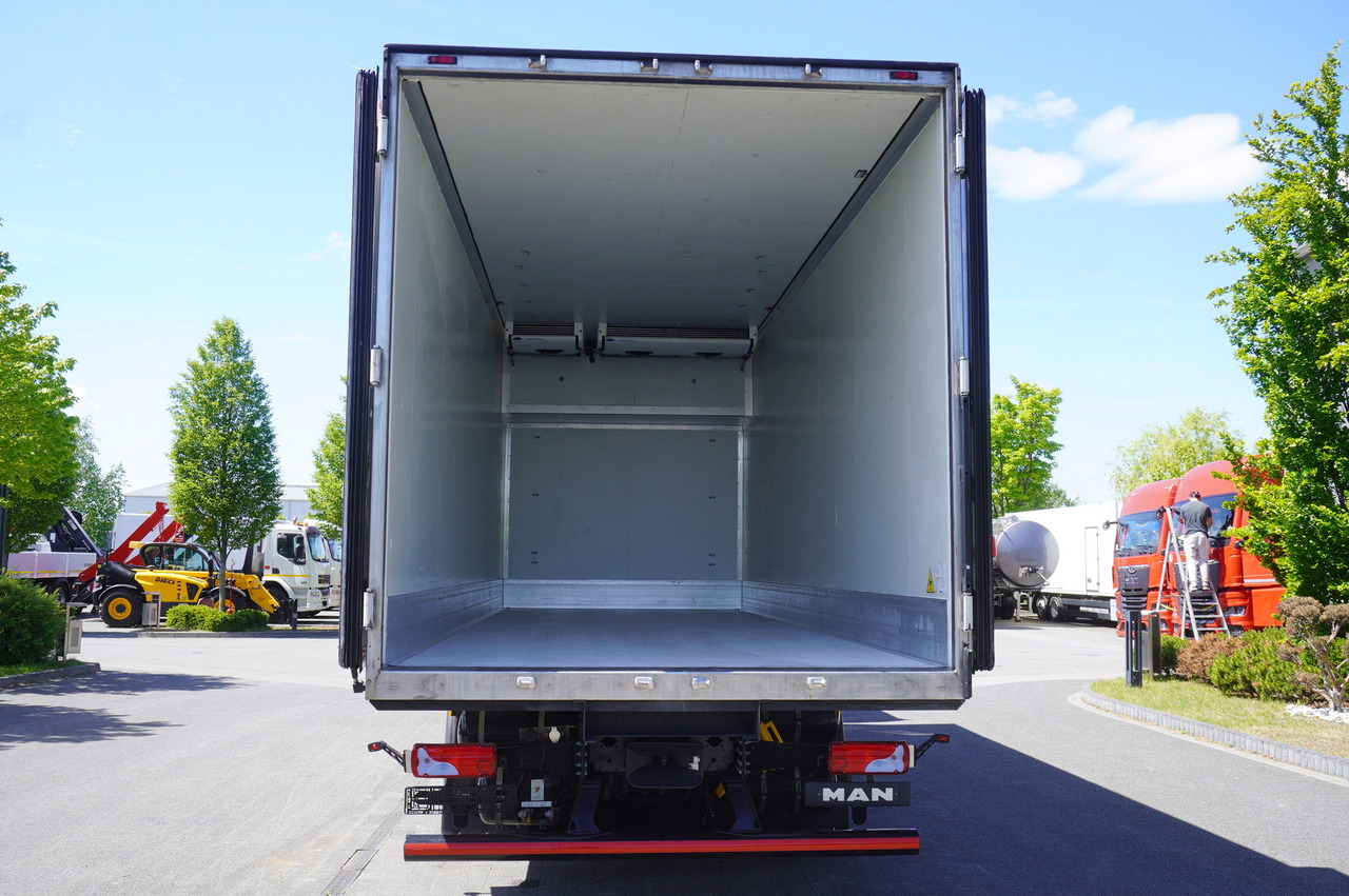 MAN GX 26.510 / 2022 / NEW Krone bitemperature refrigerated truck / Carrier Supra 850 MT / 4 units - Camión frigorífico: foto 4 MAN GX 26.510 / 2022 / NEW Krone bitemperature refrigerated truck / Carrier Supra 850 MT / 4 units - Camión frigorífico: foto 4