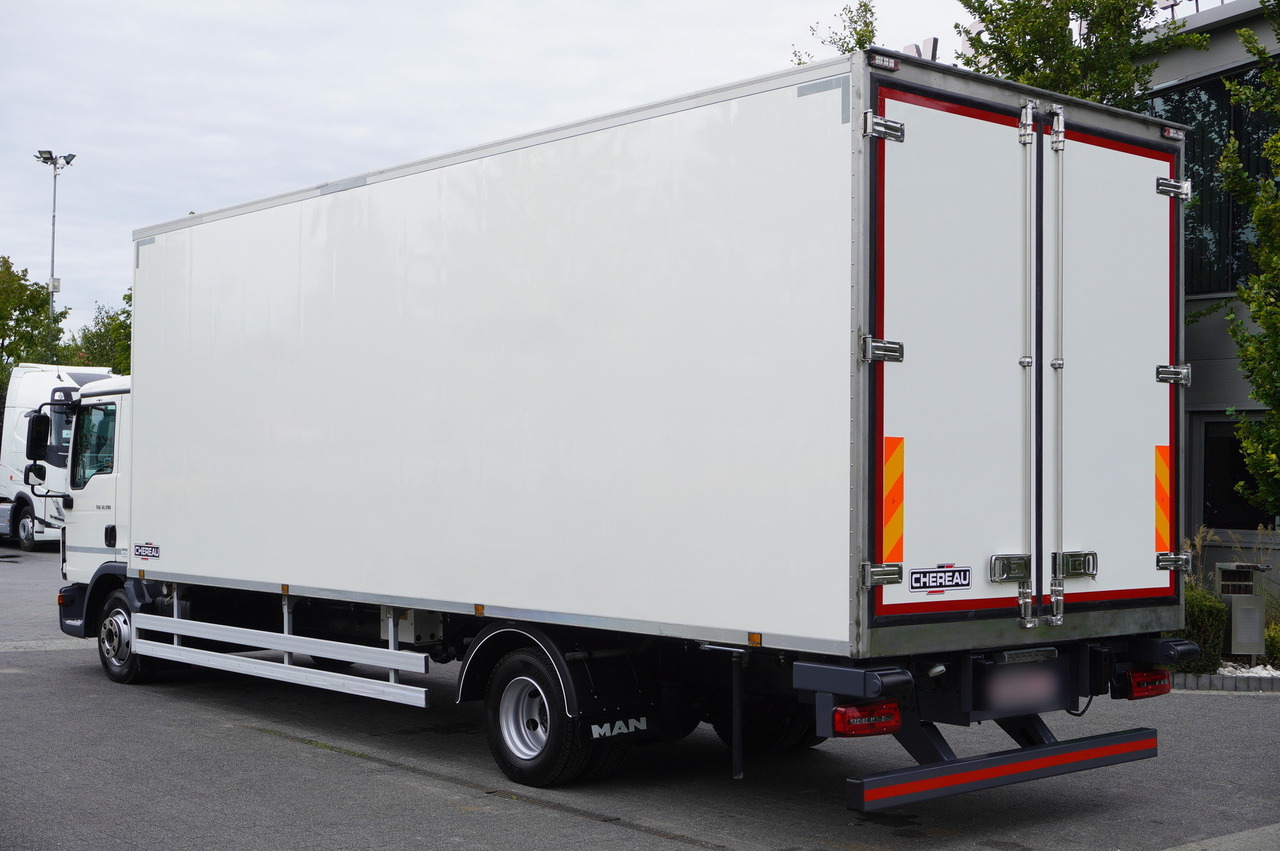 MAN TGL 12.190 / CHEREAU Refrigerator 18 PAL multitemperature / Thermoking T-1200R / 100,000 km - Camión frigorífico: foto 4 MAN TGL 12.190 / CHEREAU Refrigerator 18 PAL multitemperature / Thermoking T-1200R / 100,000 km - Camión frigorífico: foto 4