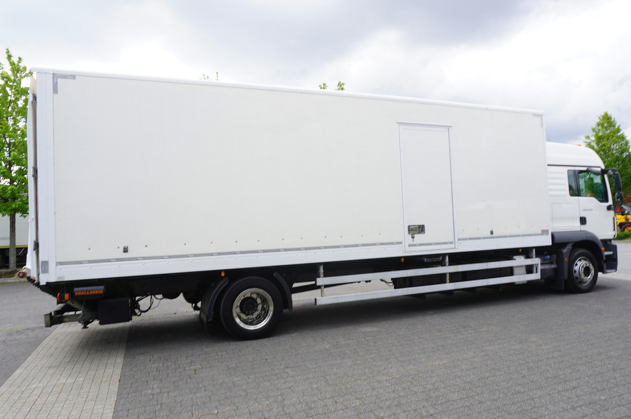 MAN TGM 18.320 / 21 EPAL box / 180 tho. km / Dhollandia 2500 kg / sleeping cab - Camión caja cerrada: foto 2 MAN TGM 18.320 / 21 EPAL box / 180 tho. km / Dhollandia 2500 kg / sleeping cab - Camión caja cerrada: foto 2