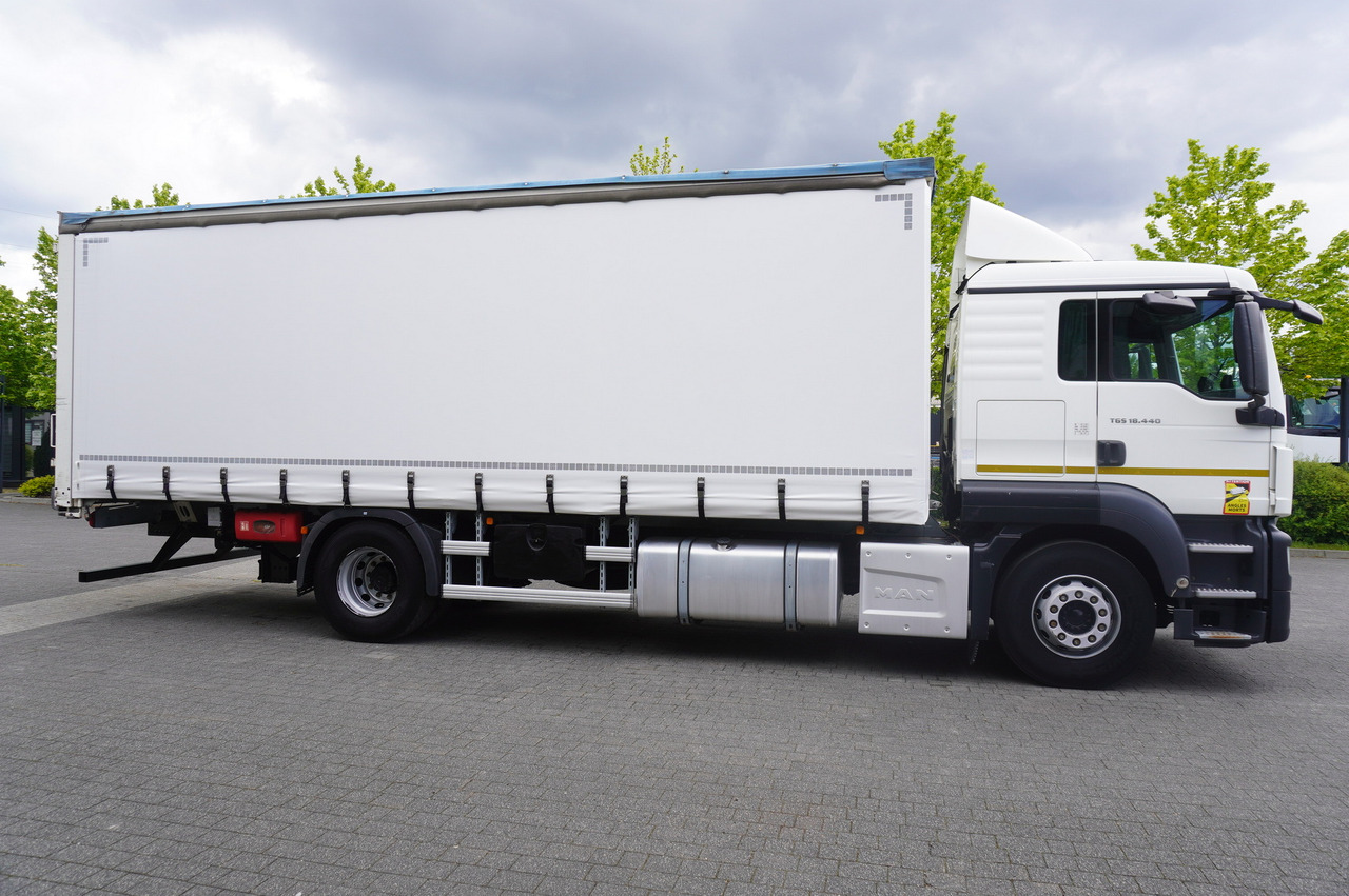 MAN TGS 18.440 / 19 EPAL curtainsider / Sleeper cab - Camión lona: foto 2 MAN TGS 18.440 / 19 EPAL curtainsider / Sleeper cab - Camión lona: foto 2