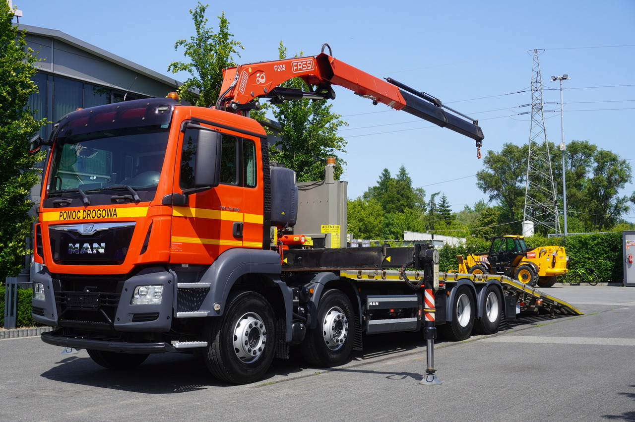 MAN TGS 35.360 E6 8x2 / FASSI F235 crane / 6.5 T cap. / 8.3 m reach - Camión portavehículos, Camión grúa: foto 2 MAN TGS 35.360 E6 8x2 / FASSI F235 crane / 6.5 T cap. / 8.3 m reach - Camión portavehículos, Camión grúa: foto 2