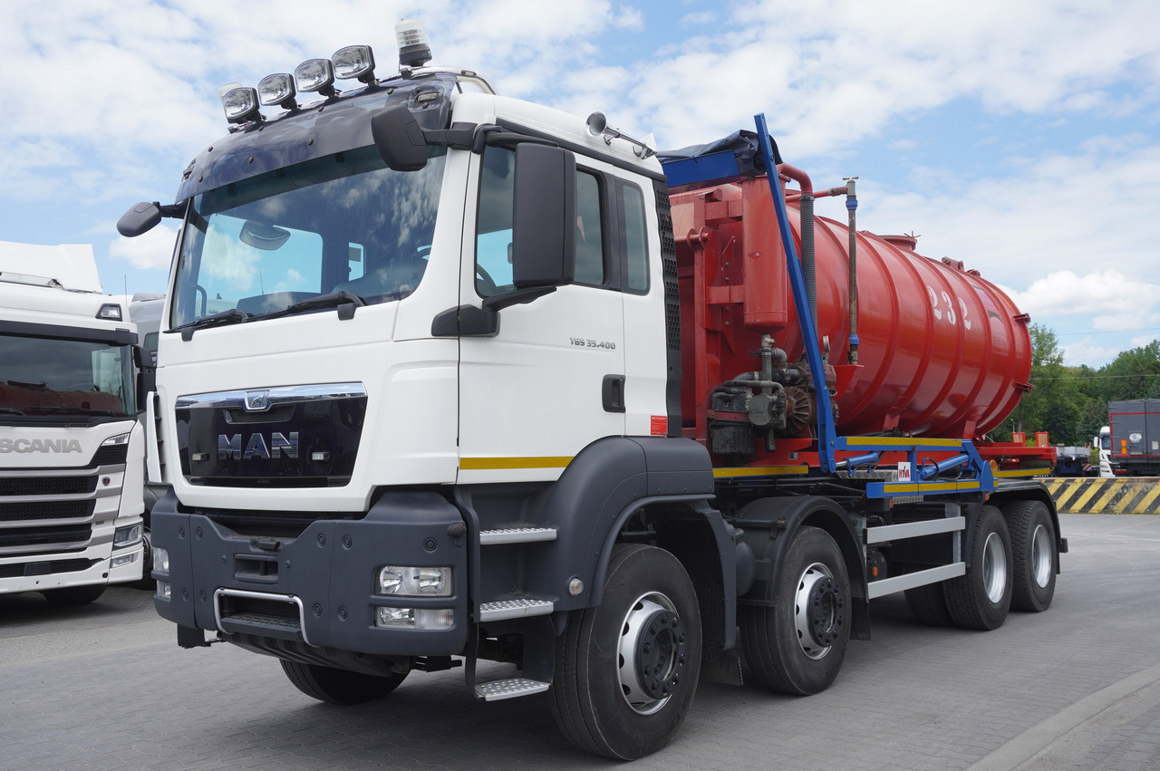 MAN TGS 35.400 8 × 4 E5 / HYVA HOOK LIFT 32.56 SE / Septic barrel 13000 L - Cuba de purín: foto 2 MAN TGS 35.400 8 × 4 E5 / HYVA HOOK LIFT 32.56 SE / Septic barrel 13000 L - Cuba de purín: foto 2
