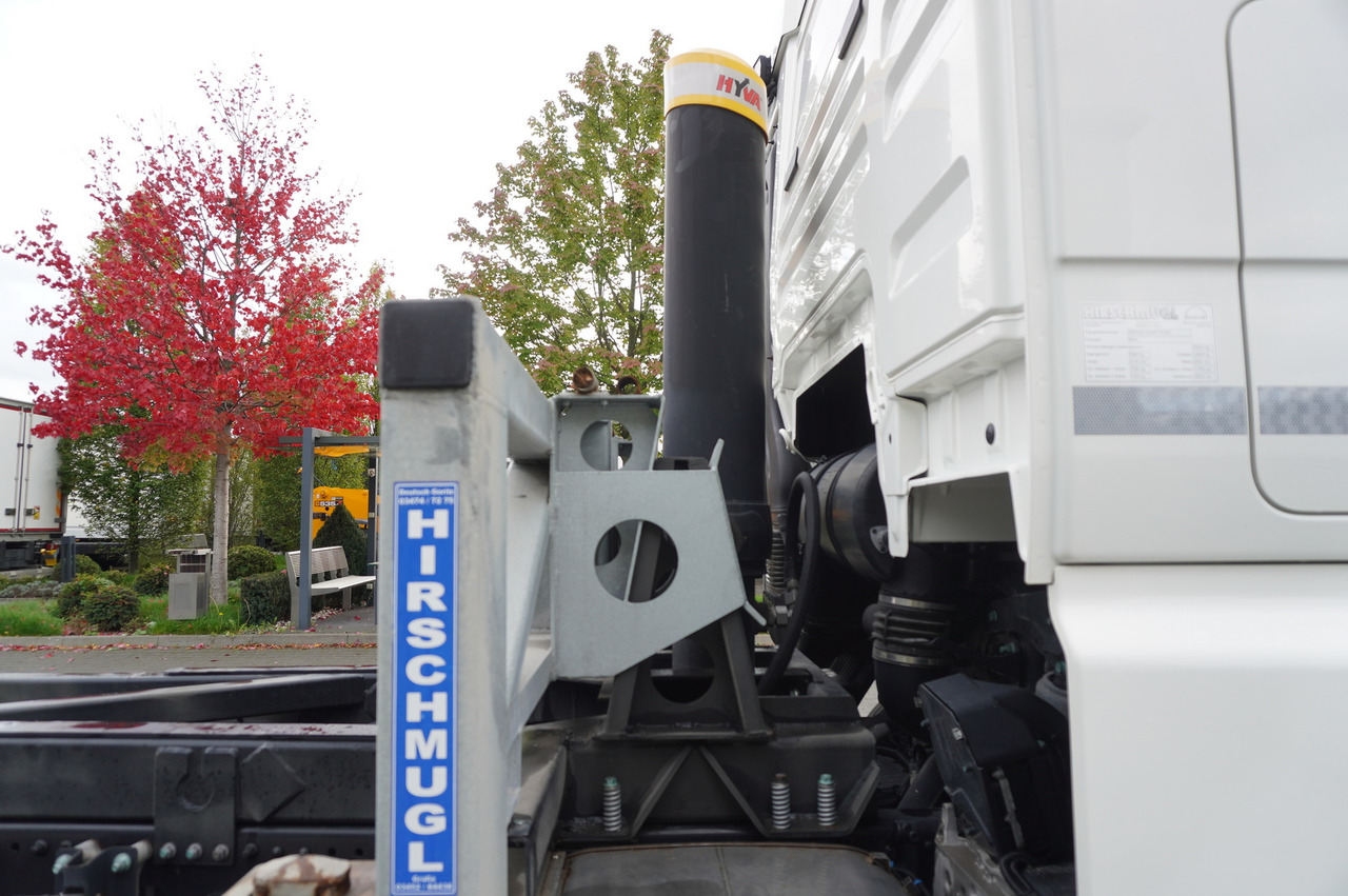 MAN TGX 26.470 6x2 COINTAINERKIPPER HYVA HIRMSCHLING / 200 tho. km! - Camión portacontenedore/ Intercambiable: foto 2 MAN TGX 26.470 6x2 COINTAINERKIPPER HYVA HIRMSCHLING / 200 tho. km! - Camión portacontenedore/ Intercambiable: foto 2