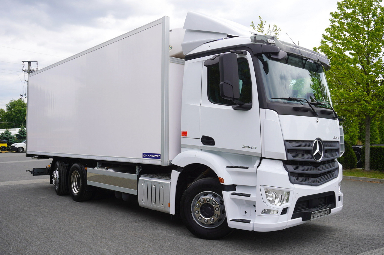 MERCEDES-BENZ 2543 / NEW Lamberet refrigerator/ 160 tho. km / steered 3rd axle - Camión frigorífico: foto 1 MERCEDES-BENZ 2543 / NEW Lamberet refrigerator/ 160 tho. km / steered 3rd axle - Camión frigorífico: foto 1