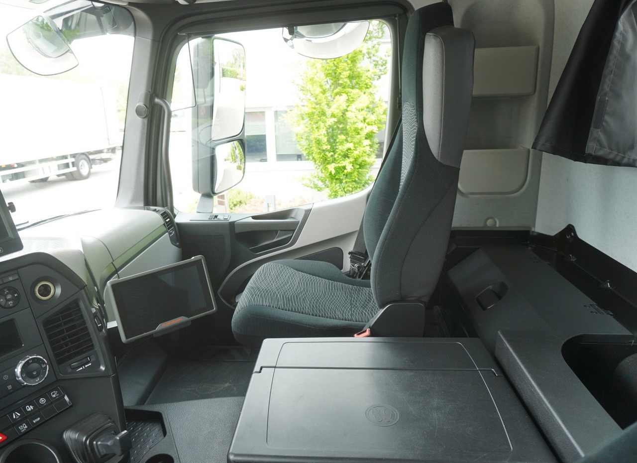 Camión frigorífico MERCEDES-BENZ 2543 / NEW Lamberet refrigerator/ 160 tho. km / steered 3rd axle: foto 31