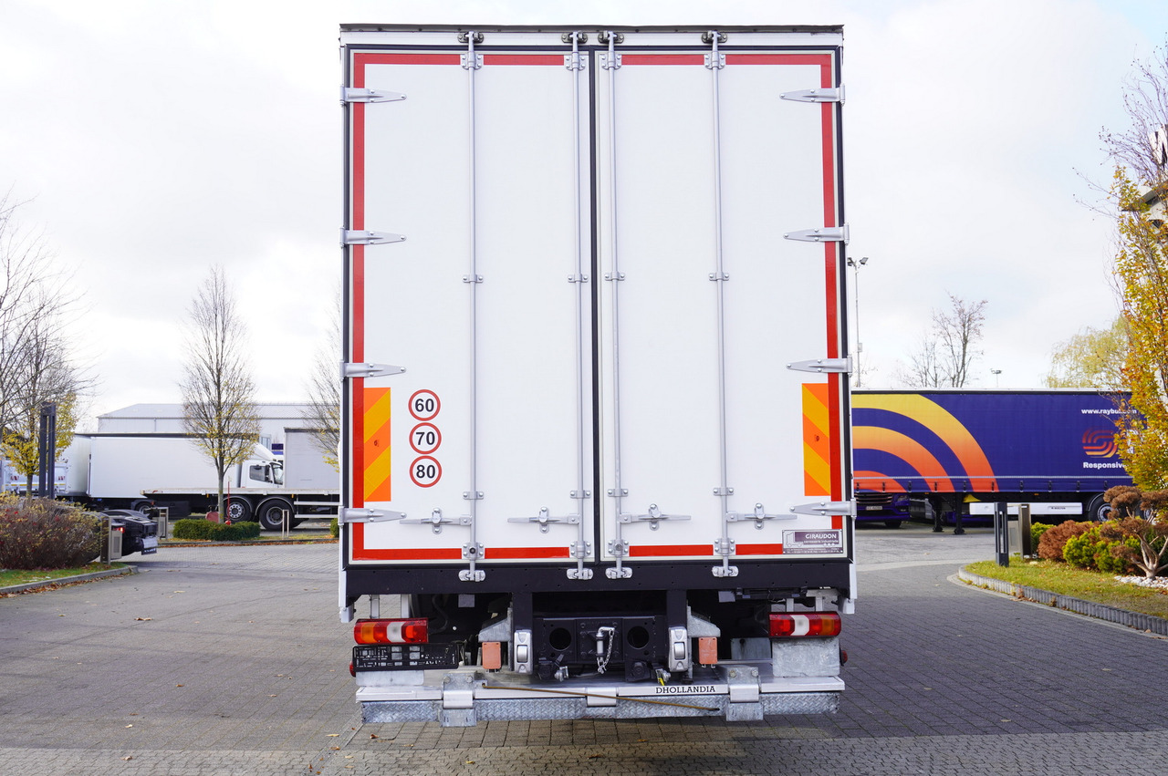 MERCEDES-BENZ Actros 1835 E6 4×2 / Curtainsider 21 pallets / tail lift 1.5t - Camión lona: foto 2 MERCEDES-BENZ Actros 1835 E6 4×2 / Curtainsider 21 pallets / tail lift 1.5t - Camión lona: foto 2