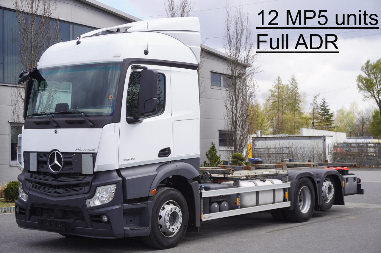 MERCEDES-BENZ Actros 2545 6×2 MP5 / FULL ADR / several units - Camión portacontenedore/ Intercambiable: foto 1 MERCEDES-BENZ Actros 2545 6×2 MP5 / FULL ADR / several units - Camión portacontenedore/ Intercambiable: foto 1
