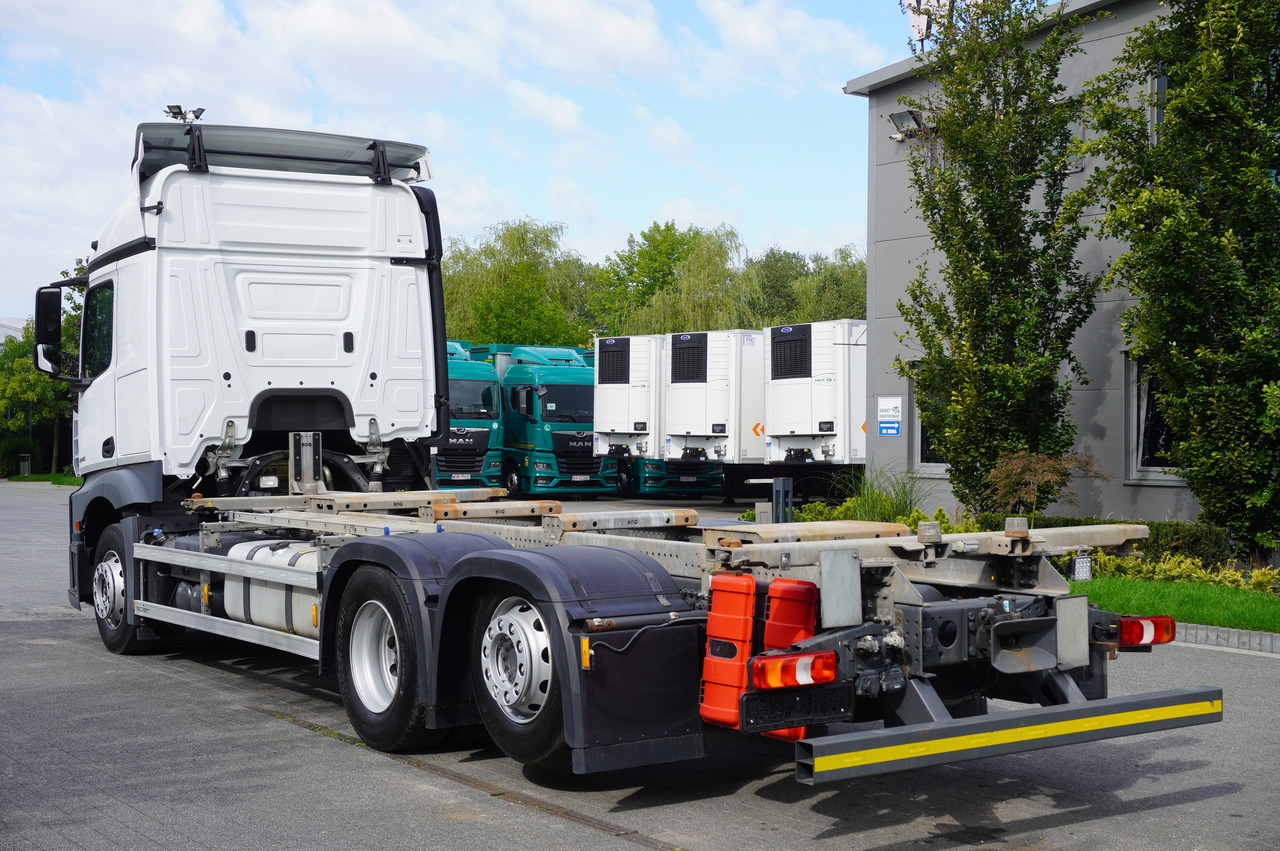 MERCEDES-BENZ Actros 2545 6×2 MP5 / Full ADR / 2 units - Camión portacontenedore/ Intercambiable: foto 4 MERCEDES-BENZ Actros 2545 6×2 MP5 / Full ADR / 2 units - Camión portacontenedore/ Intercambiable: foto 4