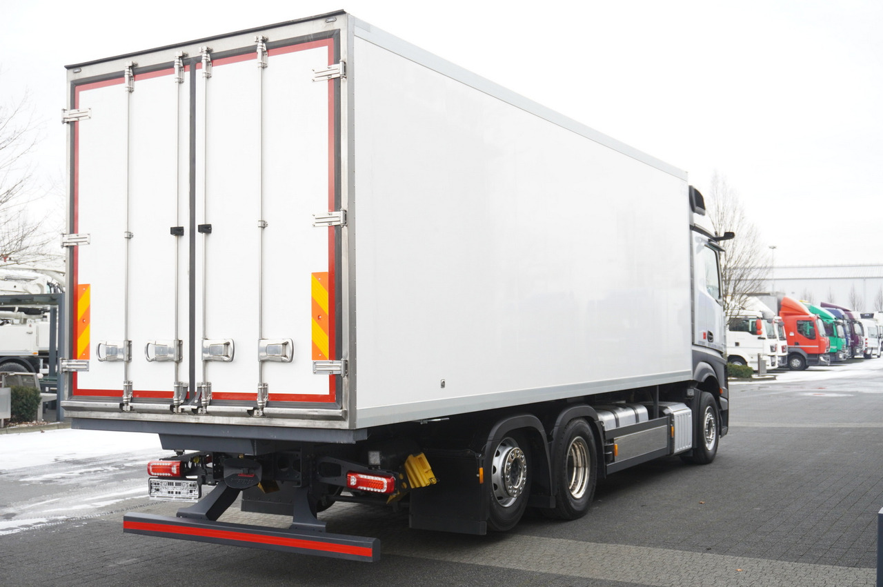 MERCEDES-BENZ Actros 2545 / Zaibas meat hook refrigerator 18 EPAL / 2022 - Camión frigorífico: foto 3 MERCEDES-BENZ Actros 2545 / Zaibas meat hook refrigerator 18 EPAL / 2022 - Camión frigorífico: foto 3