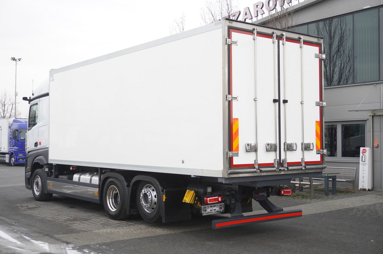 MERCEDES-BENZ Actros 2545 / Zaibas meat hook refrigerator 18 EPAL / 2022 - Camión frigorífico: foto 2 MERCEDES-BENZ Actros 2545 / Zaibas meat hook refrigerator 18 EPAL / 2022 - Camión frigorífico: foto 2