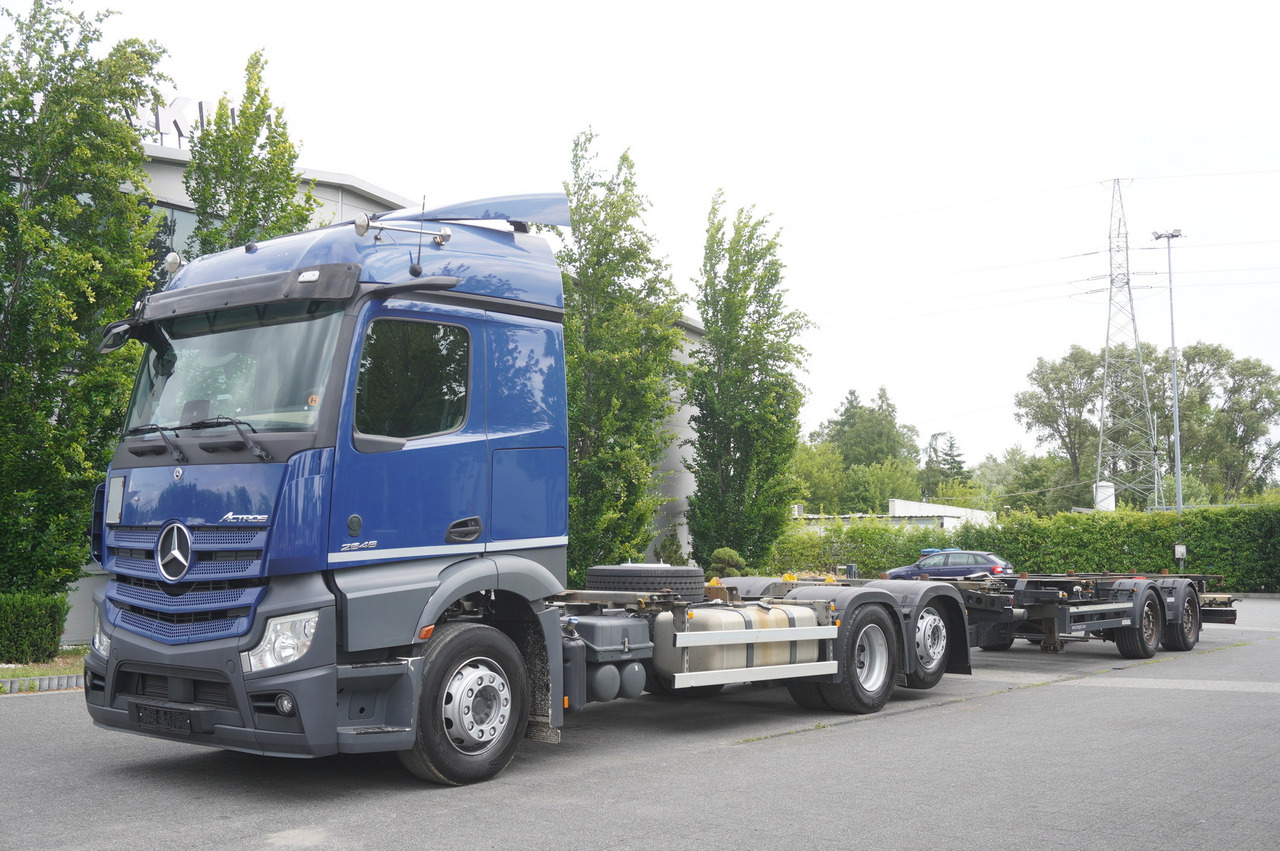 MERCEDES-BENZ Actros 2546 MP5 / BDF / 16.2 T load capacity / trailer BDF Kogel - Camión portacontenedore/ Intercambiable: foto 4 MERCEDES-BENZ Actros 2546 MP5 / BDF / 16.2 T load capacity / trailer BDF Kogel - Camión portacontenedore/ Intercambiable: foto 4