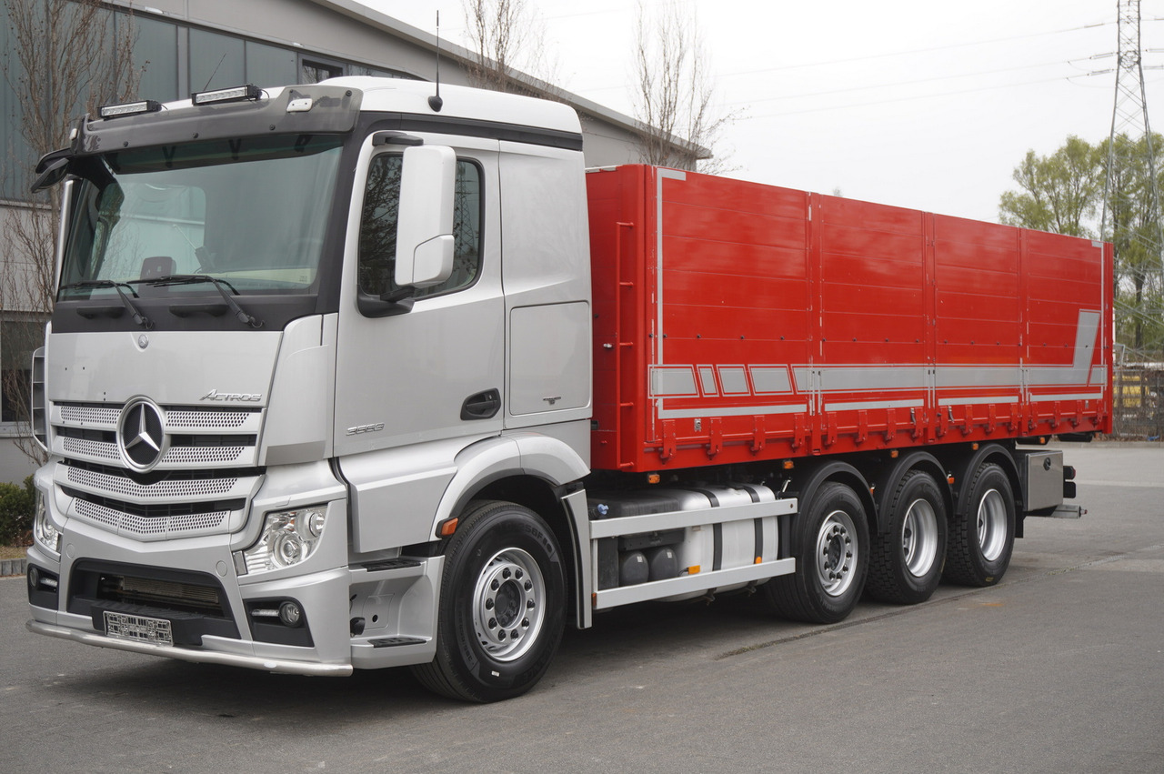 MERCEDES-BENZ Actros 3563 8x4 / Tipper for grain 20 t load capacity - Camión caja abierta: foto 2 MERCEDES-BENZ Actros 3563 8x4 / Tipper for grain 20 t load capacity - Camión caja abierta: foto 2