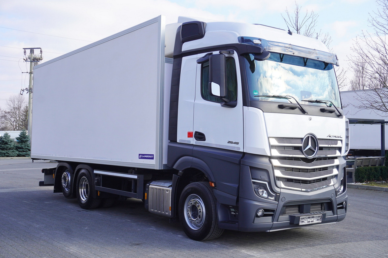 MERCEDES-BENZ Actros L 2545 / NEW Lamberet refrigerator / 2023 / 140 tho. km - Camión frigorífico: foto 1 MERCEDES-BENZ Actros L 2545 / NEW Lamberet refrigerator / 2023 / 140 tho. km - Camión frigorífico: foto 1
