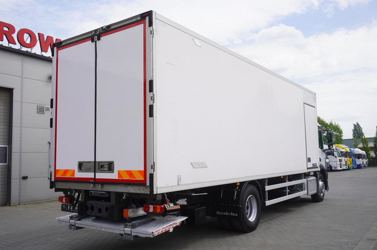 MERCEDES-BENZ Antos 1830 / Lamberet refrigerator superstructure 22 EPAL / Dhollandia lift 2000 kg - Camión frigorífico: foto 4 MERCEDES-BENZ Antos 1830 / Lamberet refrigerator superstructure 22 EPAL / Dhollandia lift 2000 kg - Camión frigorífico: foto 4