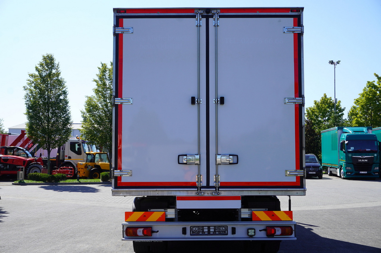 MERCEDES-BENZ Atego 1223 / Bitemperature Refrigerator 12 EPAL / Full ADR / Sleeper cab / 175 tho. km - Camión frigorífico: foto 4 MERCEDES-BENZ Atego 1223 / Bitemperature Refrigerator 12 EPAL / Full ADR / Sleeper cab / 175 tho. km - Camión frigorífico: foto 4