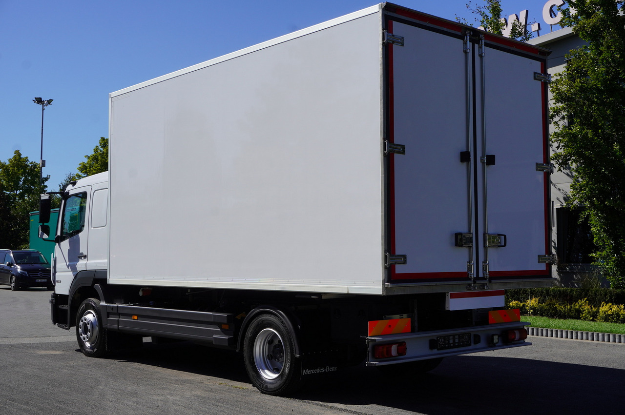 MERCEDES-BENZ Atego 1223 / Bitemperature Refrigerator 12 EPAL / Full ADR / Sleeper cab / 175 tho. km - Camión frigorífico: foto 3 MERCEDES-BENZ Atego 1223 / Bitemperature Refrigerator 12 EPAL / Full ADR / Sleeper cab / 175 tho. km - Camión frigorífico: foto 3