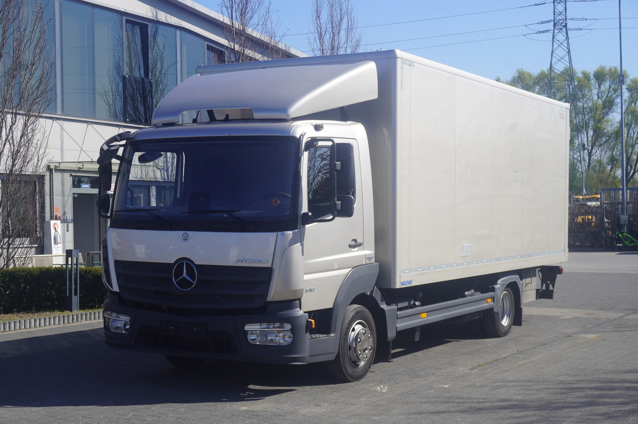 Camión caja cerrada MERCEDES-BENZ Atego 818 / Box superstructure / DAUTEL tailgate 1.5T: foto 1