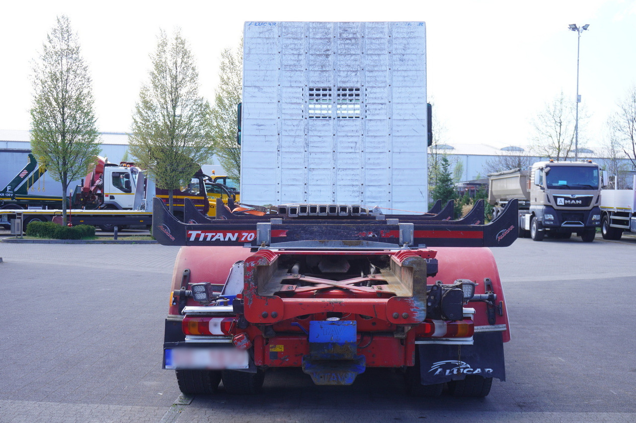Camión chasis para transporte de madera Mercedes-Benz Arocs 3563 8 × 4 / 630 HP / steered axle / Logging superstructure: foto 6