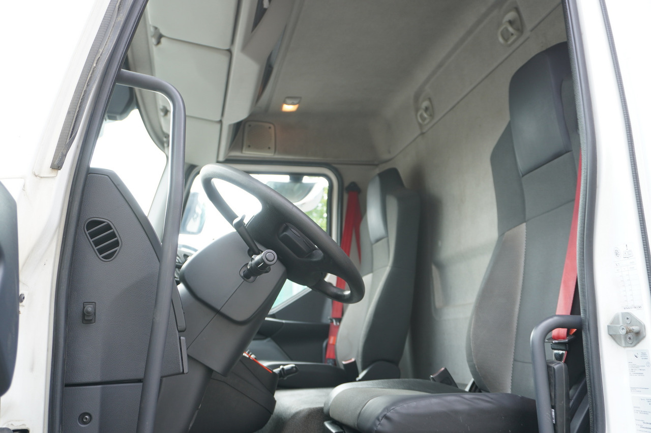 Camión portacontenedore/ Intercambiable RENAULT D16 / Chassis 7.1 m / Differential lock: foto 14