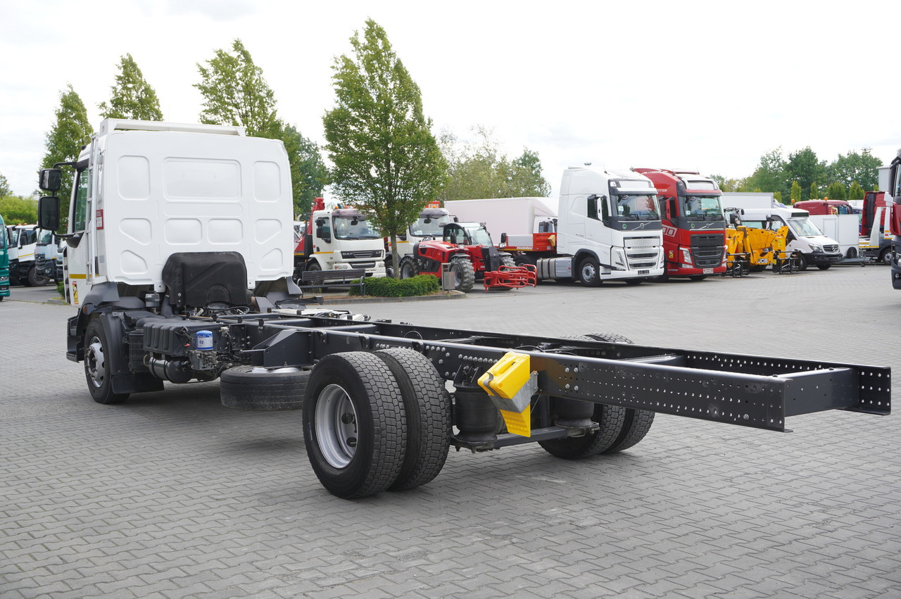 RENAULT D16 / Chassis 7.1 m / Differential lock - Camión portacontenedore/ Intercambiable: foto 5 RENAULT D16 / Chassis 7.1 m / Differential lock - Camión portacontenedore/ Intercambiable: foto 5