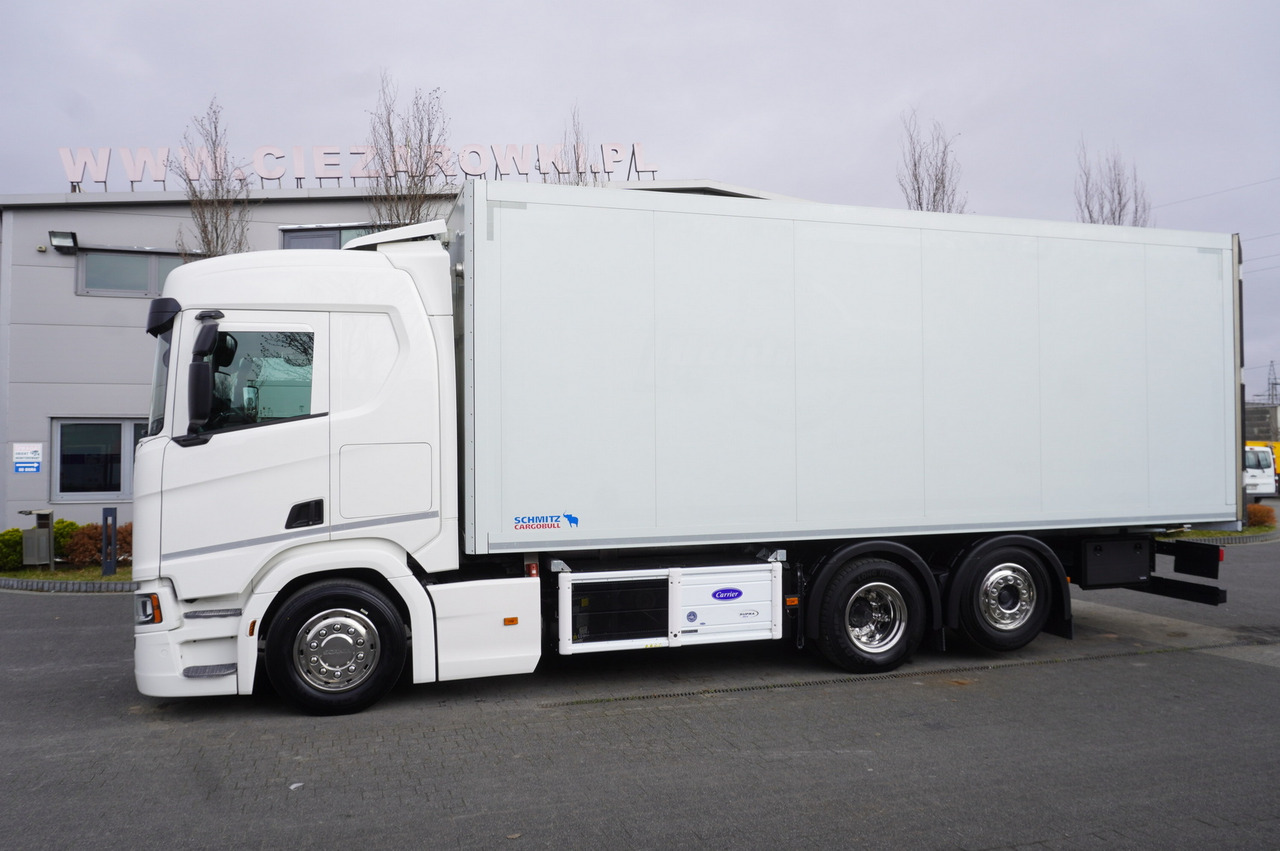 SCANIA R500 / Schmitz meat hook refrigerator / Carrier Supra 950U / 3rd steered axle - Camión frigorífico: foto 2 SCANIA R500 / Schmitz meat hook refrigerator / Carrier Supra 950U / 3rd steered axle - Camión frigorífico: foto 2