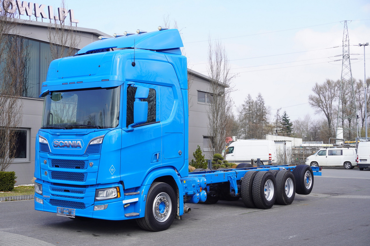 SCANIA R650 V8 / 650 HP/ frame 8.8 m / steered 4th axle - Camión grúa: foto 1 SCANIA R650 V8 / 650 HP/ frame 8.8 m / steered 4th axle - Camión grúa: foto 1