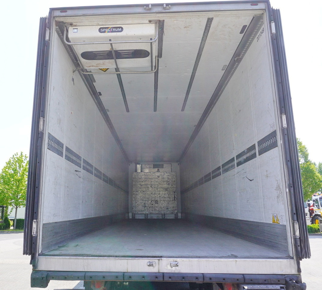 SCHMITZ refrigerated semi-trailer / Thermoking SLX E Spectrum 250 / Multitemperature - Semirremolque frigorífico: foto 3 SCHMITZ refrigerated semi-trailer / Thermoking SLX E Spectrum 250 / Multitemperature - Semirremolque frigorífico: foto 3