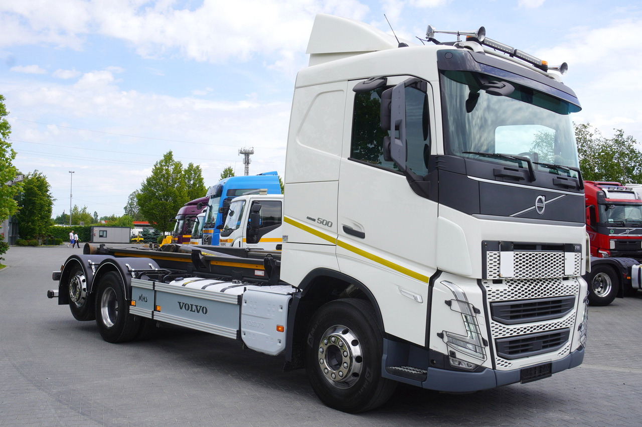 VOLVO FH 500 / VDL hooklift 21 tons / 2022 / steering 3d axle / 2 units - Camión multibasculante: foto 2 VOLVO FH 500 / VDL hooklift 21 tons / 2022 / steering 3d axle / 2 units - Camión multibasculante: foto 2