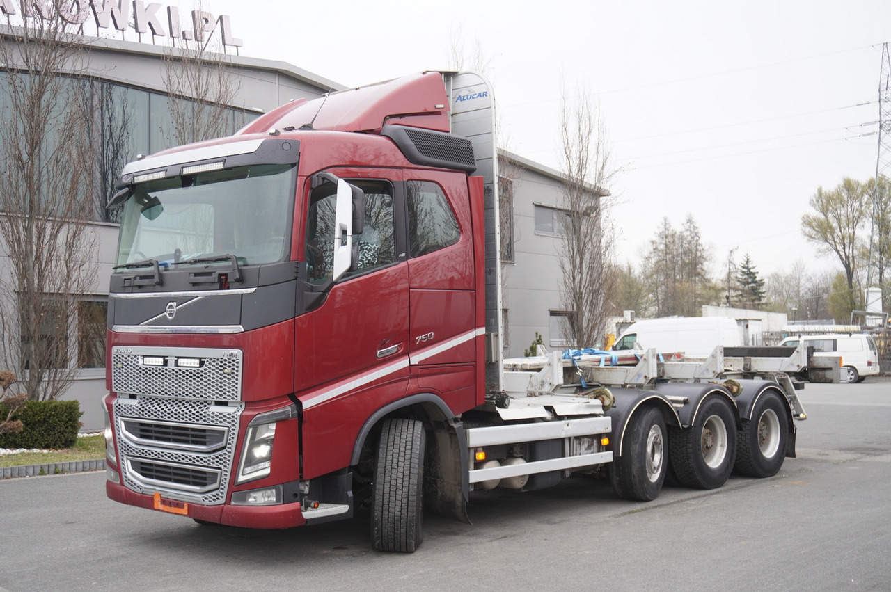 VOLVO FH16 750 / Frame 8 m / 750 HP! / 2021 / stanchion superstructure - Camión chasis: foto 1 VOLVO FH16 750 / Frame 8 m / 750 HP! / 2021 / stanchion superstructure - Camión chasis: foto 1