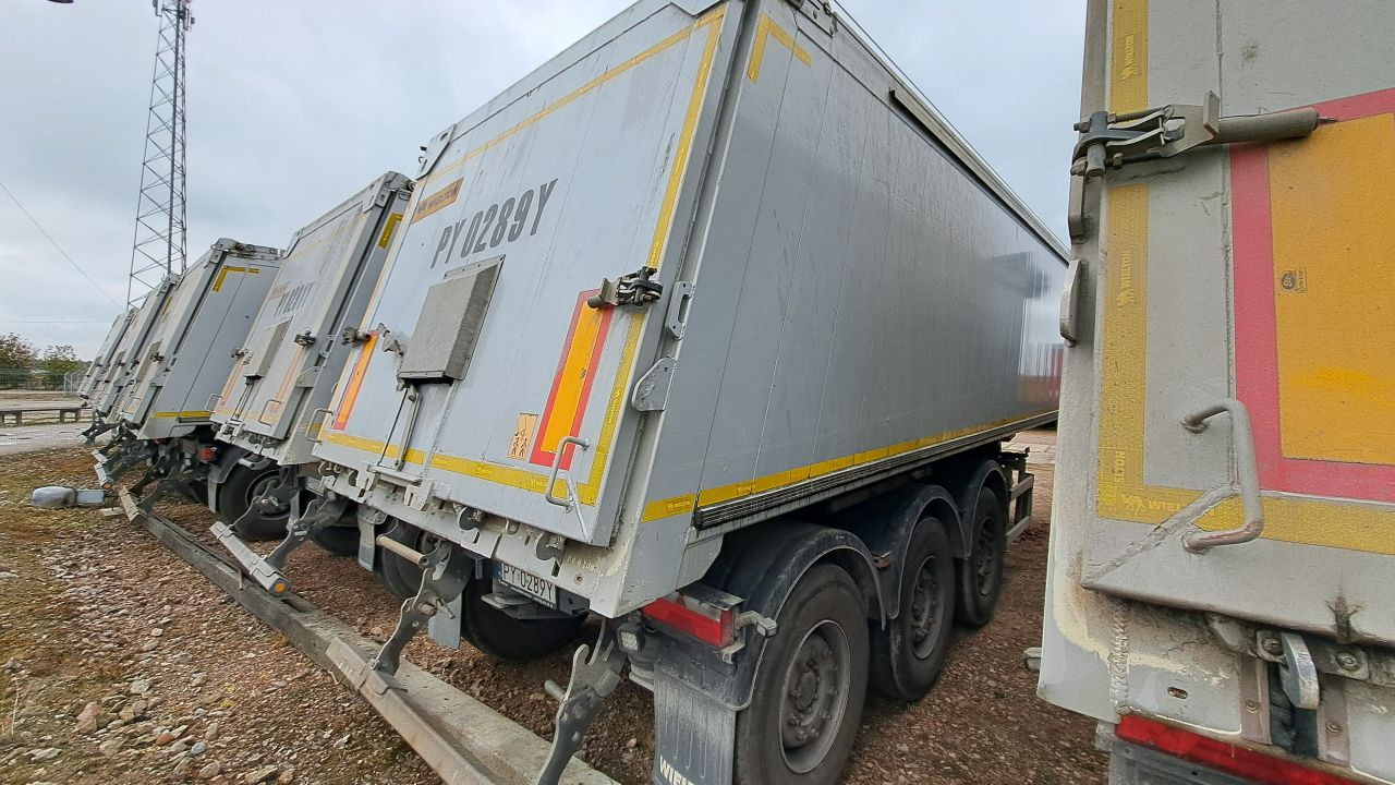 WIELTON NW-3 / weight 6.2 t / capacity 38m3 / Electrically folded roof / Teflon / 20 units, 2022 - Semirremolque volquete: foto 4 WIELTON NW-3 / weight 6.2 t / capacity 38m3 / Electrically folded roof / Teflon / 20 units, 2022 - Semirremolque volquete: foto 4