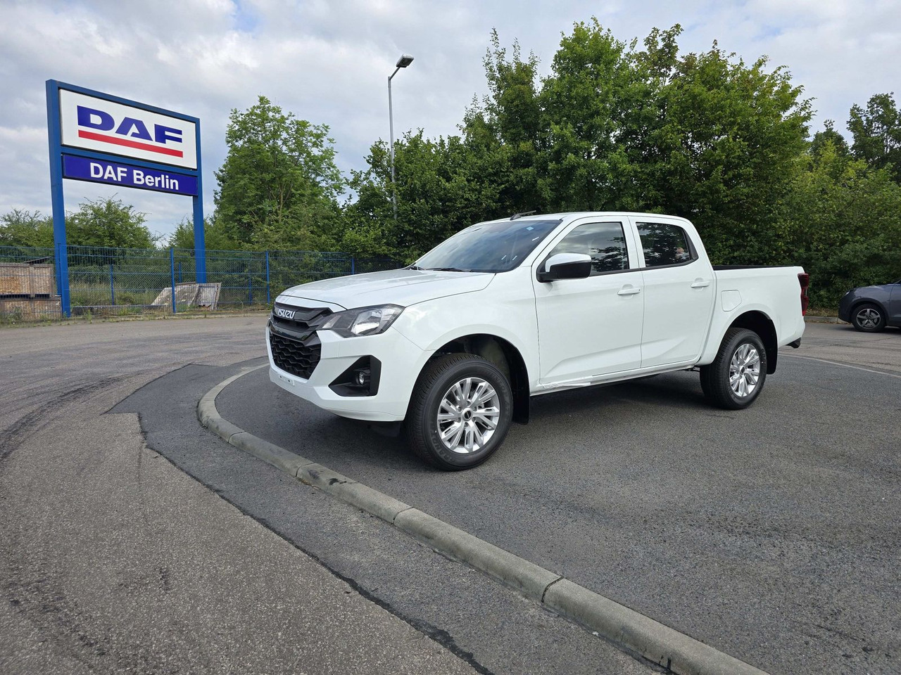 Isuzu PICK UP LS inkl. Ladeflächenausspritzung, 25er M - SUV/ Todoterreno: foto 2 Isuzu PICK UP LS inkl. Ladeflächenausspritzung, 25er M - SUV/ Todoterreno: foto 2