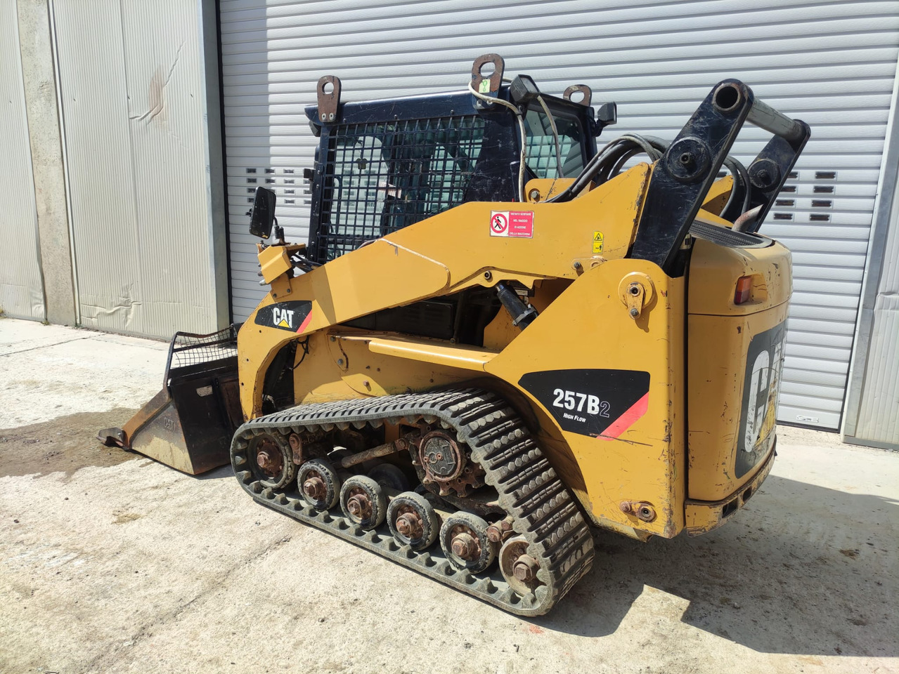 CATERPILLAR 257B2 - Minicargadora de cadenas: foto 2 CATERPILLAR 257B2 - Minicargadora de cadenas: foto 2