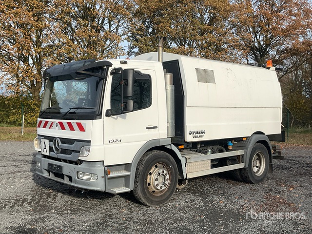 2013 Mercedes-Benz 1324 4x2 Sweeper Truck - Barredora vial: foto 2 2013 Mercedes-Benz 1324 4x2 Sweeper Truck - Barredora vial: foto 2