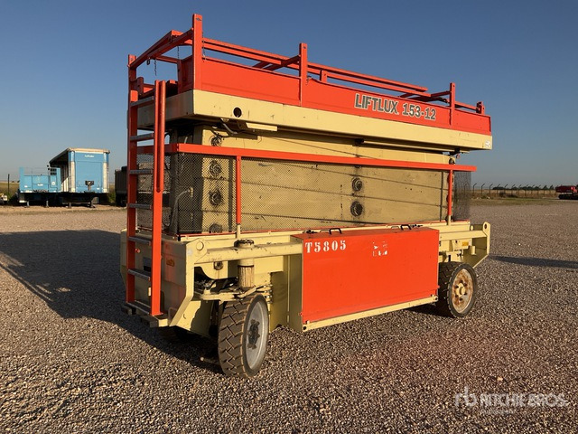 2007 Liftlux SL153-12 Electric (Inoperable) Scissor Lift - Plataforma de tijeras: foto 1 2007 Liftlux SL153-12 Electric (Inoperable) Scissor Lift - Plataforma de tijeras: foto 1