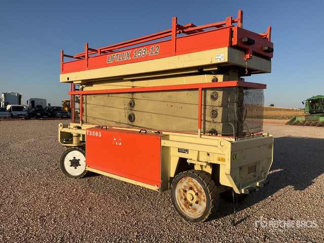 2007 Liftlux SL153-12 Electric (Inoperable) Scissor Lift - Plataforma de tijeras: foto 3 2007 Liftlux SL153-12 Electric (Inoperable) Scissor Lift - Plataforma de tijeras: foto 3