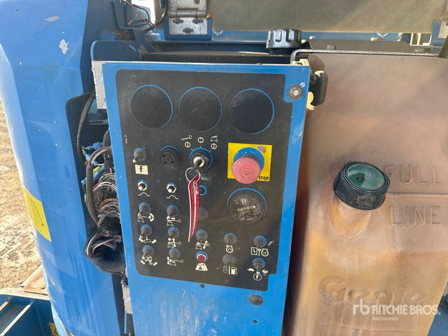 2004 Genie Z-34/22 Diesel Articulating Boom Lift - Plataforma articulada: foto 5 2004 Genie Z-34/22 Diesel Articulating Boom Lift - Plataforma articulada: foto 5