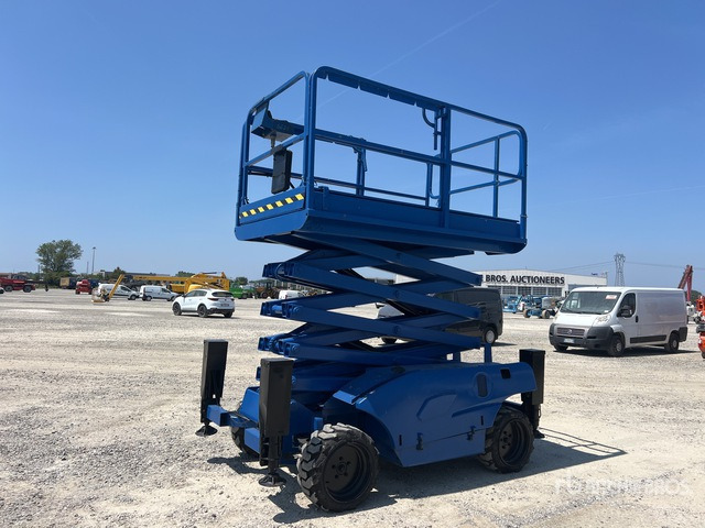 2007 Haulotte Compact 12DX D Scissor Lift - Plataforma de tijeras: foto 2 2007 Haulotte Compact 12DX D Scissor Lift - Plataforma de tijeras: foto 2