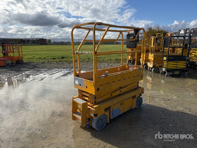 2007 Haulotte Optimum 8 Electric (Inoperable) Scissor Lift - Plataforma de tijeras: foto 4 2007 Haulotte Optimum 8 Electric (Inoperable) Scissor Lift - Plataforma de tijeras: foto 4