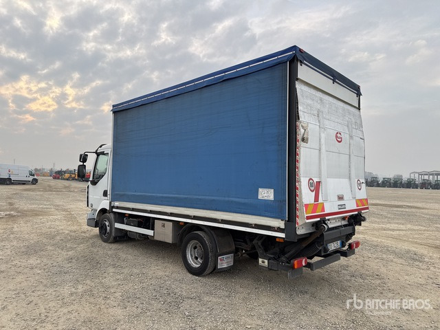 2010 Renault Midlum 215.75 4x2 Curtain Side Truck - Camión lona: foto 3 2010 Renault Midlum 215.75 4x2 Curtain Side Truck - Camión lona: foto 3